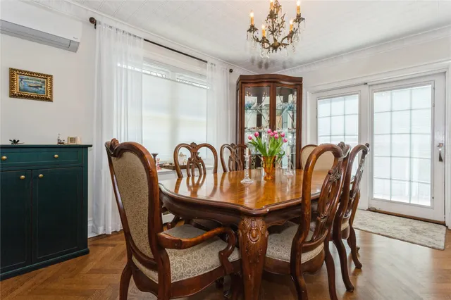 $1,100,000 | 28 Willow Street, Floral Park, NY 11001