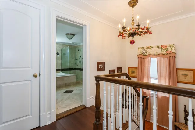 $1,100,000 | 28 Willow Street, Floral Park, NY 11001