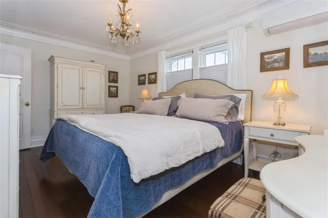 $1,100,000 | 28 Willow Street, Floral Park, NY 11001