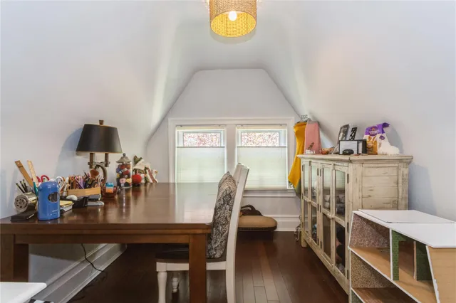 $1,100,000 | 28 Willow Street, Floral Park, NY 11001