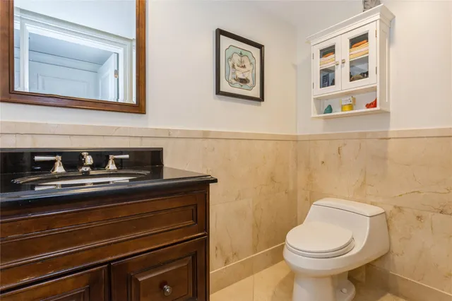 $1,100,000 | 28 Willow Street, Floral Park, NY 11001