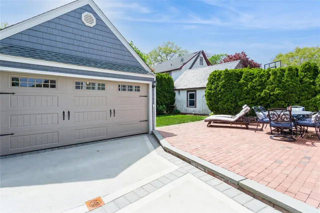 $1,100,000 | 28 Willow Street, Floral Park, NY 11001