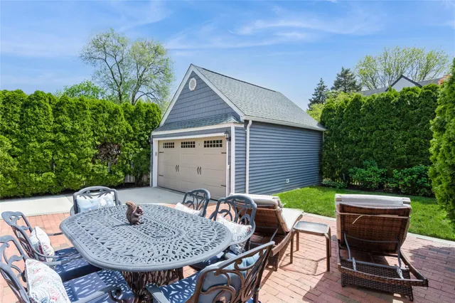 $1,100,000 | 28 Willow Street, Floral Park, NY 11001