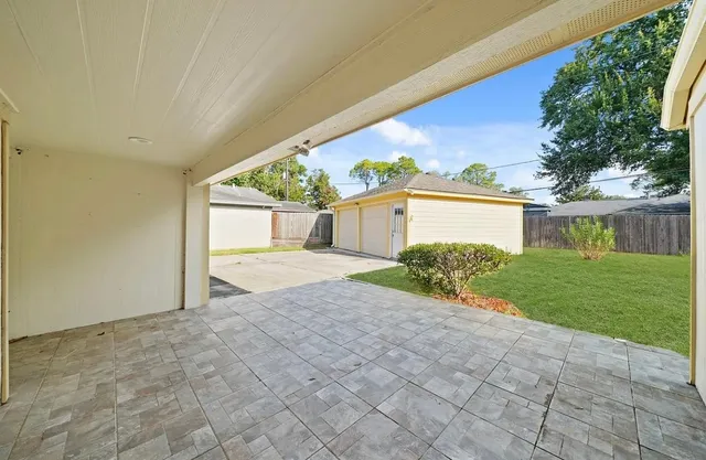 $2,550 | 5714 North Braeswood Boulevard, Houston, TX 77096