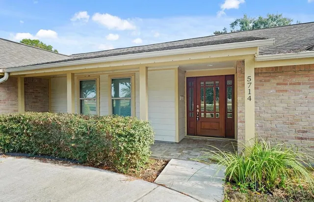 $2,550 | 5714 North Braeswood Boulevard, Houston, TX 77096
