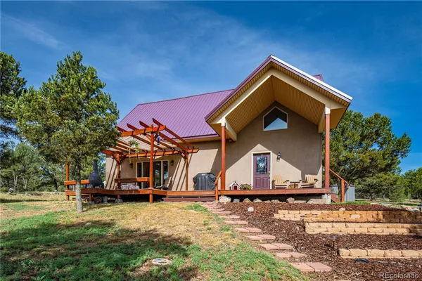 front view of house with a yard