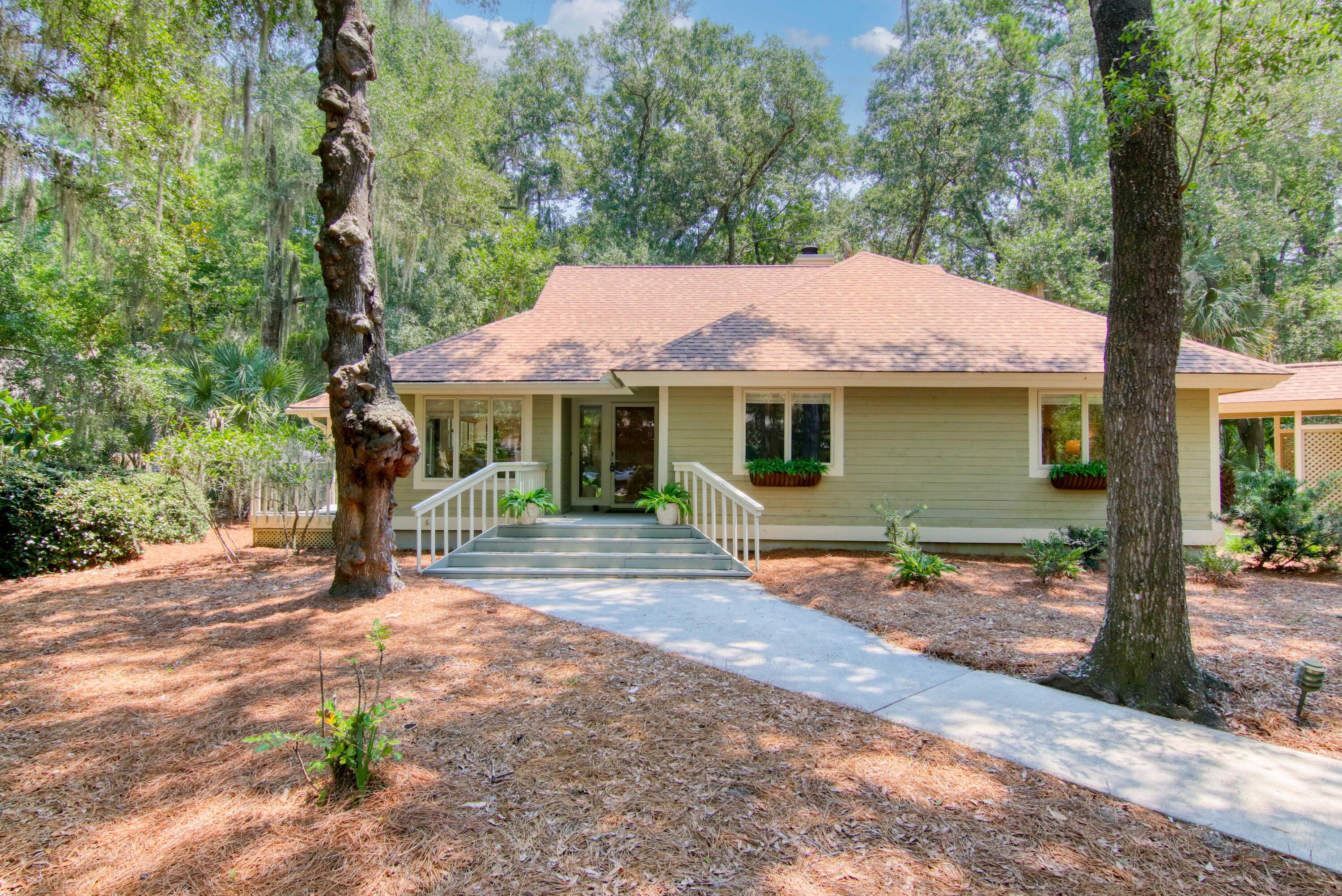 2908 Captain Sams Road Seabrook Island, SC 29455 - Photo 2 of 50 2908CaptainSamsRd2-CasaVerdeMedialLLC49