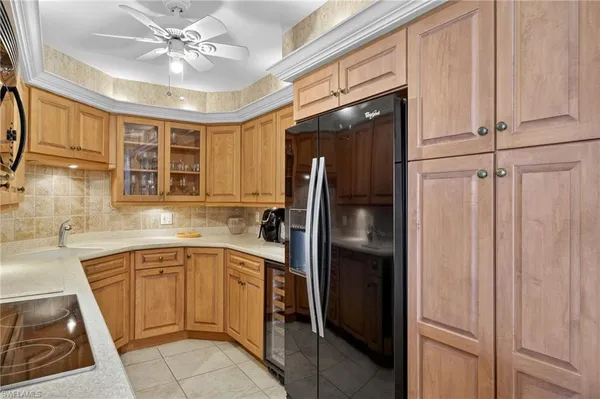 $9,000 | 4001 Gulf Shore Boulevard North, Unit 303, Naples, FL 34103