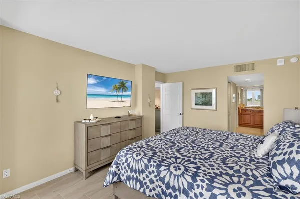 $9,000 | 4001 Gulf Shore Boulevard North, Unit 303, Naples, FL 34103