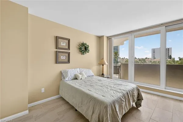 $9,000 | 4001 Gulf Shore Boulevard North, Unit 303, Naples, FL 34103