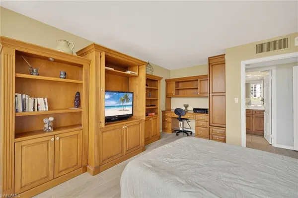 $9,000 | 4001 Gulf Shore Boulevard North, Unit 303, Naples, FL 34103