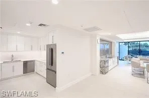 $9,000 | 4001 Gulf Shore Boulevard North, Unit 303, Naples, FL 34103