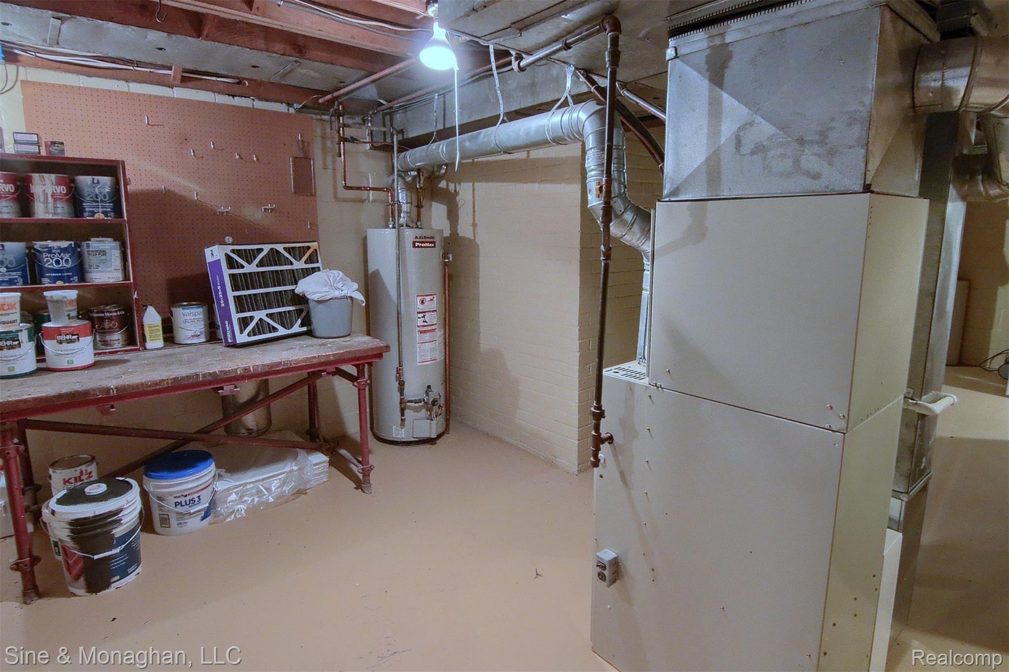422 Moran Road Grosse Pointe, MI 48236 - Photo 28 of 33 28-Finished Lower Level lV.jpg