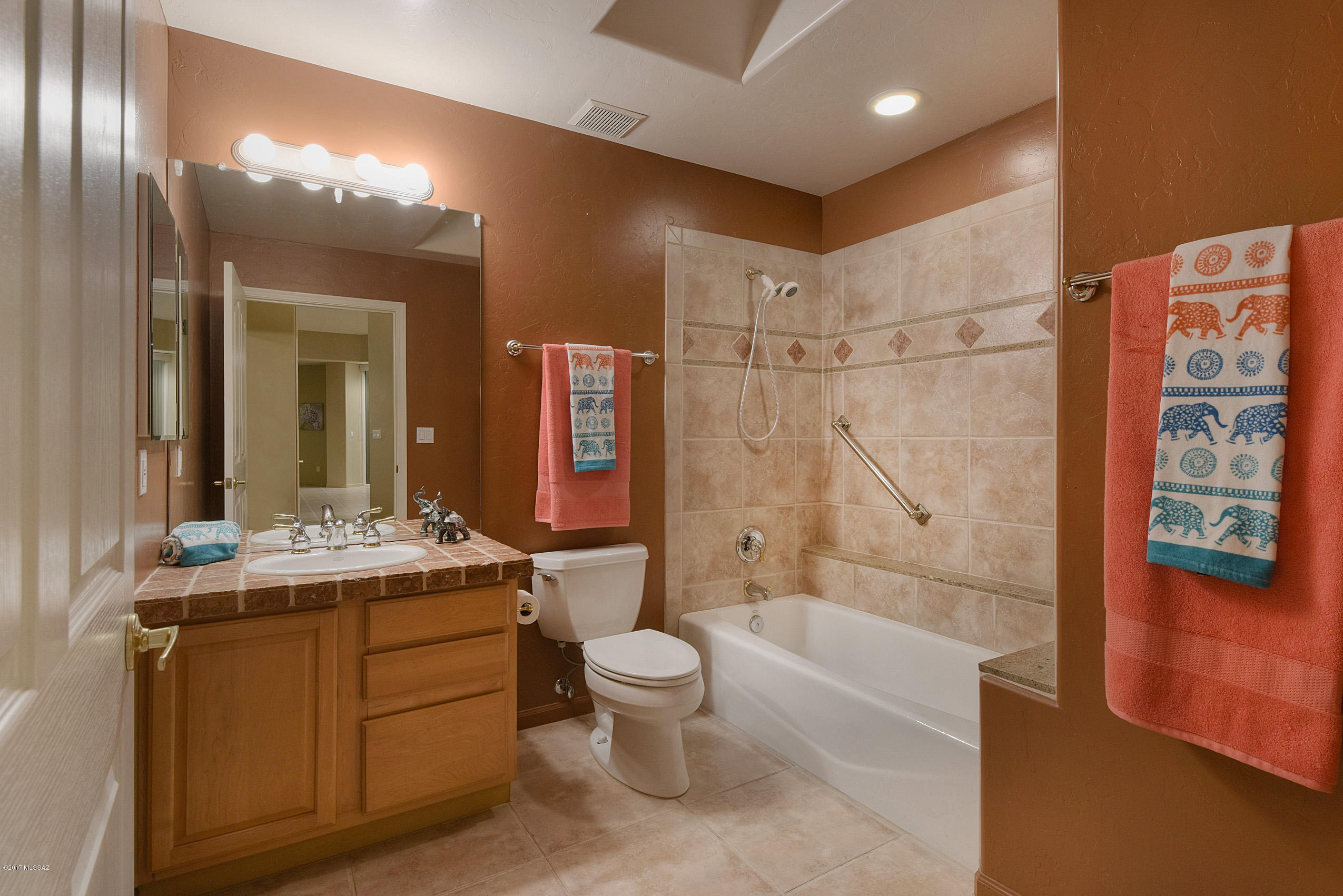 12477 North Piping Rock Road Oro Valley, AZ 85755 - Photo 22 of 32