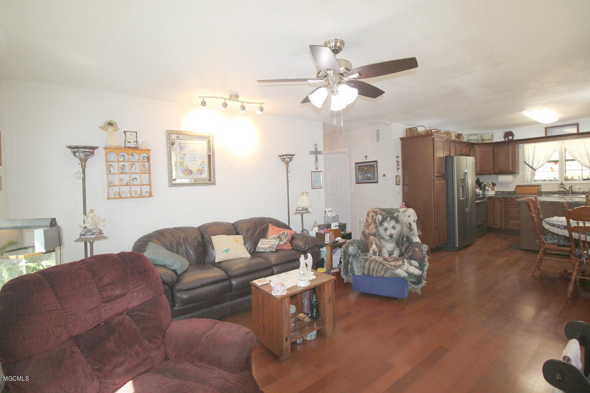 6211 Merrill Road Lucedale, MS 39452 - Photo 9 of 36 2 (1)