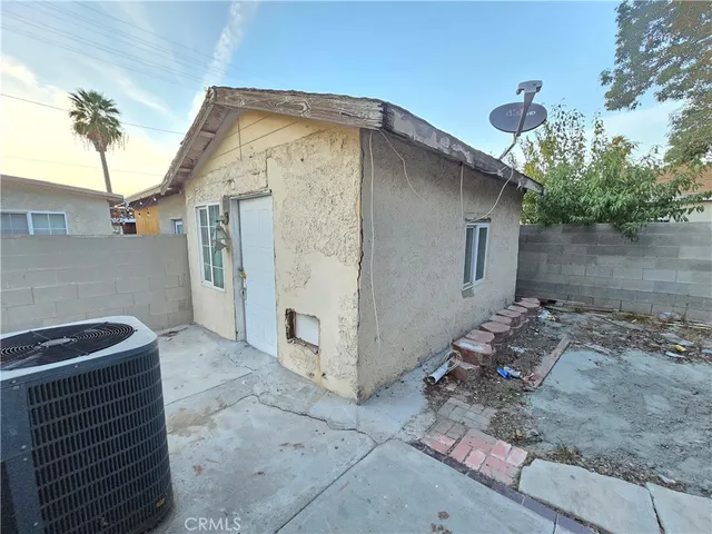 $440,000 | 2821 6th Street, Riverside, CA 92507