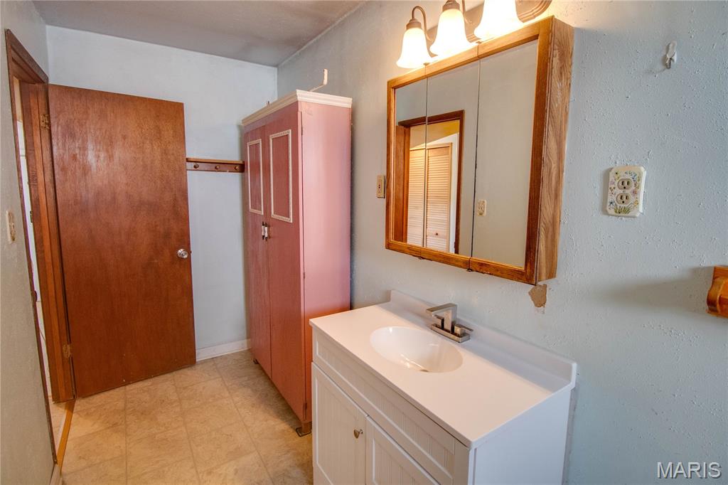 18907 Grange Hall Road Brighton, IL 62012 - Photo 27 of 47