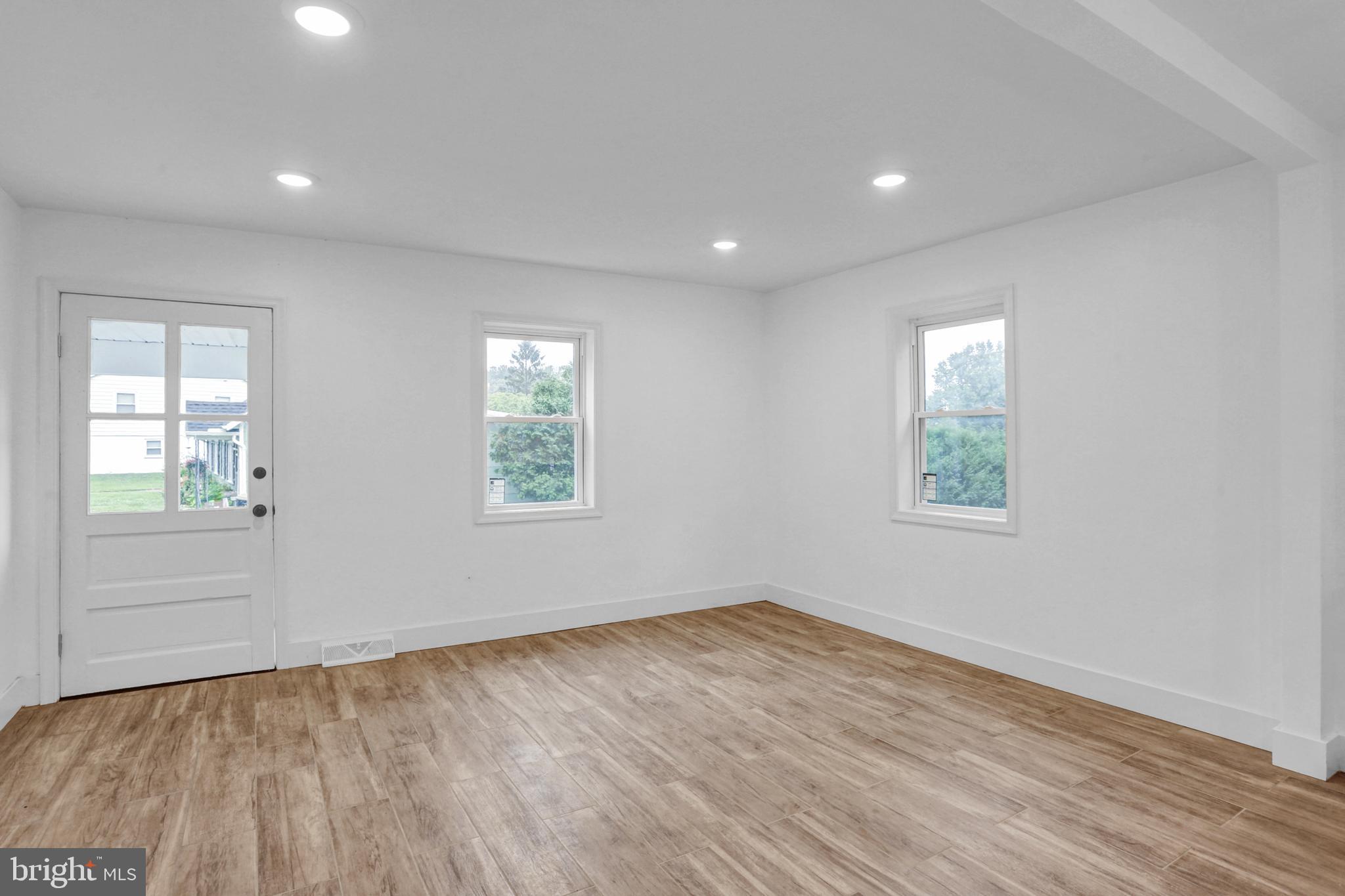 1784 Quarry Road Lebanon, PA 17046 - Photo 14 of 32 Dining Area