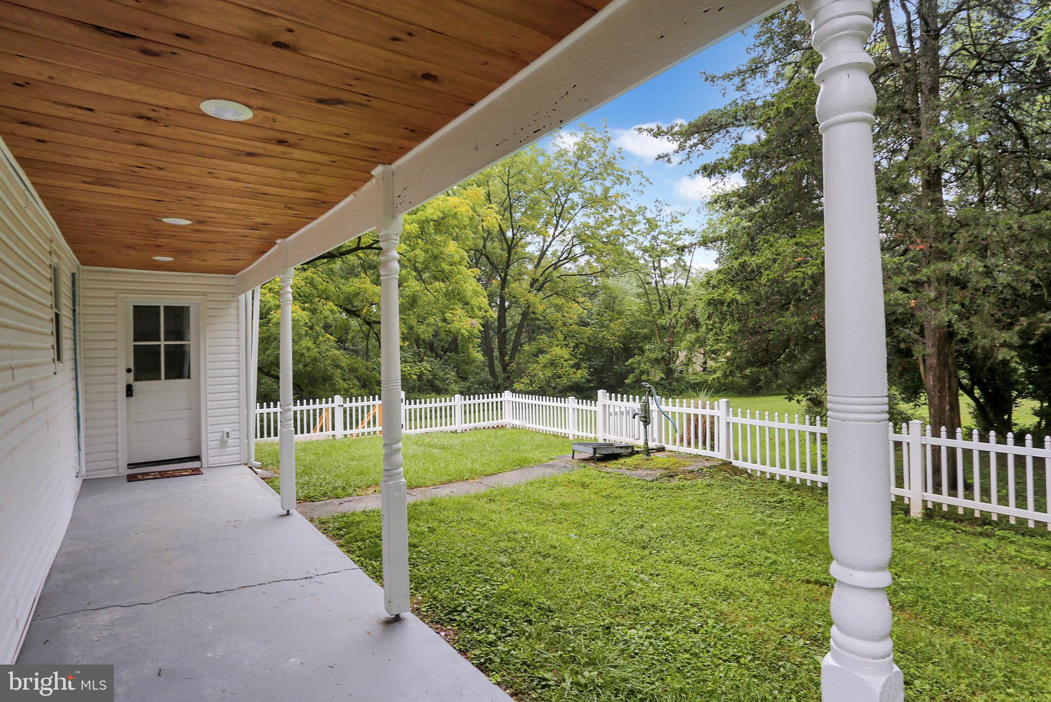 1784 Quarry Road Lebanon, PA 17046 - Photo 28 of 32 Porch side