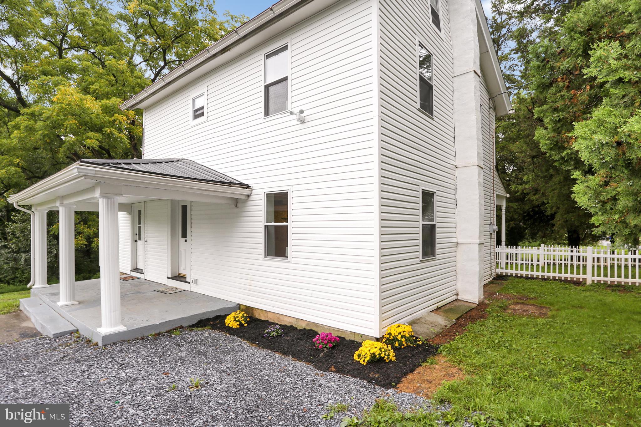 1784 Quarry Road Lebanon, PA 17046 - Photo 4 of 32 front/side