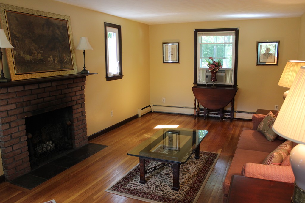 432 Wolf Swamp Road Longmeadow, MA 01106 - Photo 5 of 17 Gallery Image 5