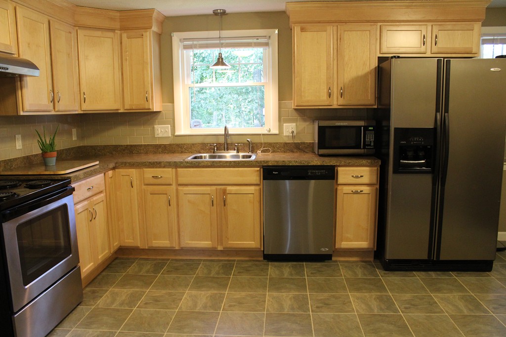 432 Wolf Swamp Road Longmeadow, MA 01106 - Photo 7 of 17 Gallery Image 7