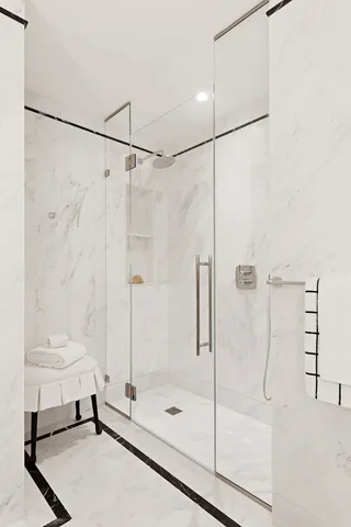 $1,550,000 | 393 West End Avenue, Unit 5G | Upper West Side