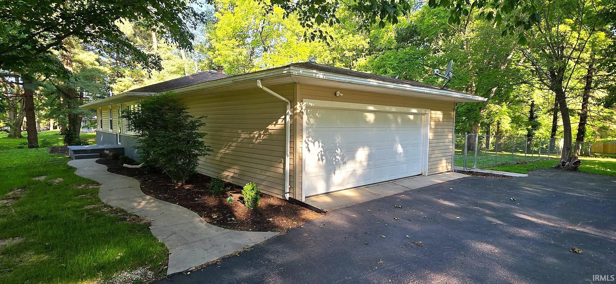 3775 North Camp Arthur Road Vincennes, IN 47591 - Photo 2 of 31