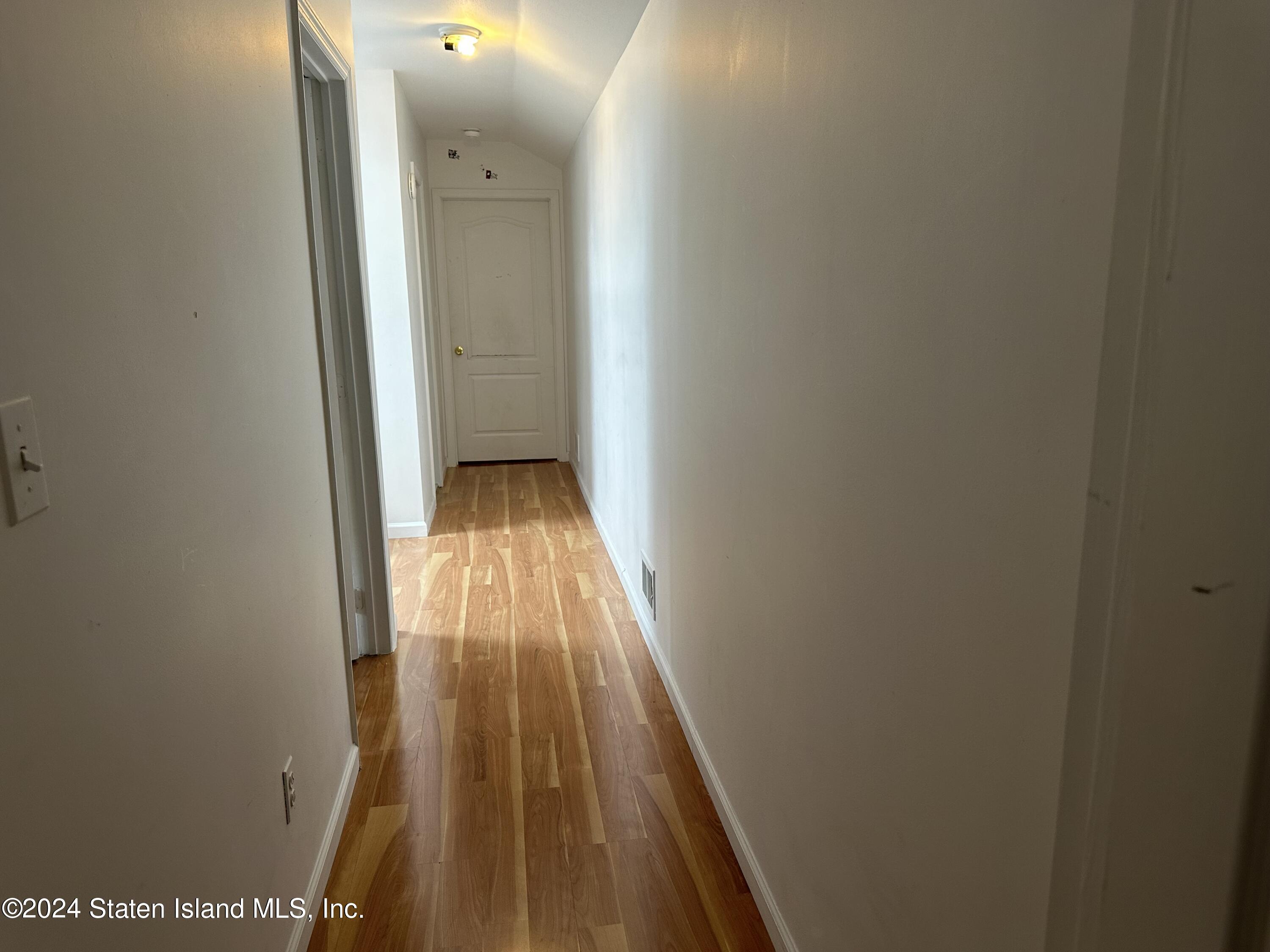 463 Ridgewood Avenue Staten Island, NY 10312 - Photo 3 of 36 IMG_2425