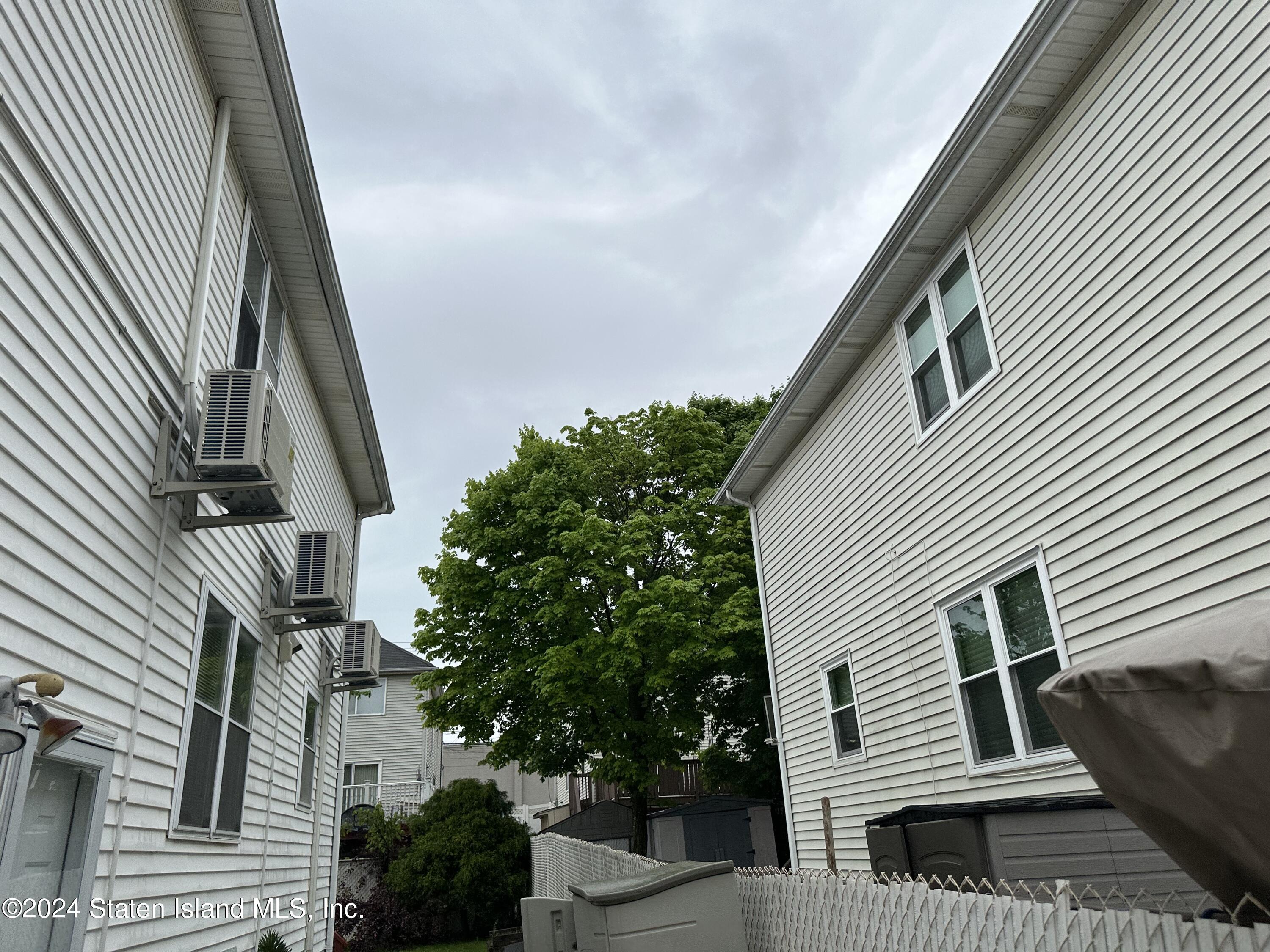 463 Ridgewood Avenue Staten Island, NY 10312 - Photo 33 of 36 IMG_2449