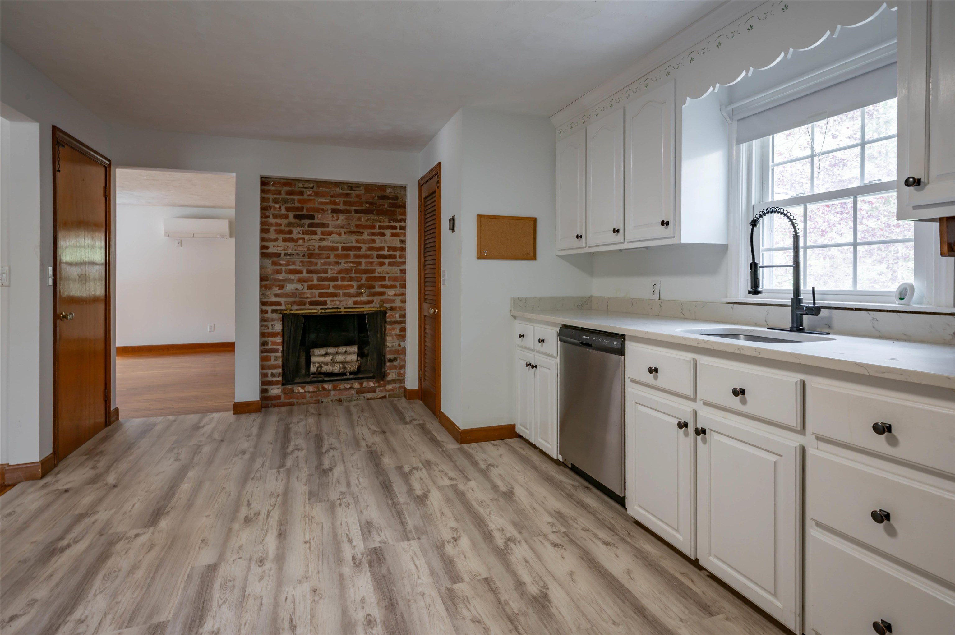 54 Towle Road Chester, NH 03036 - Photo 8 of 37