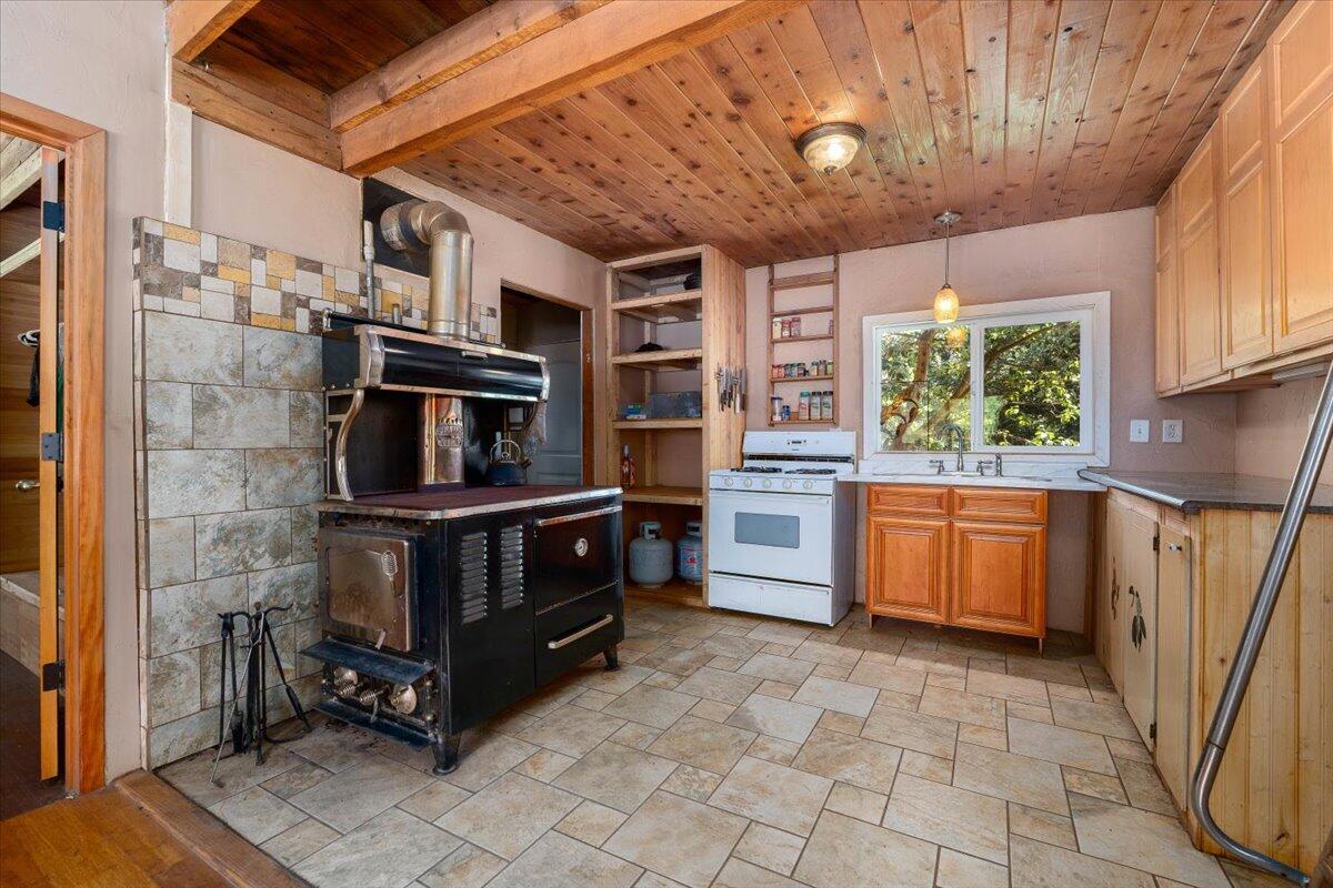 2004 Gus Hawk Road Big Bend, CA 96011 - Photo 5 of 57 005-Shot Gun Rd (13 of 107)
