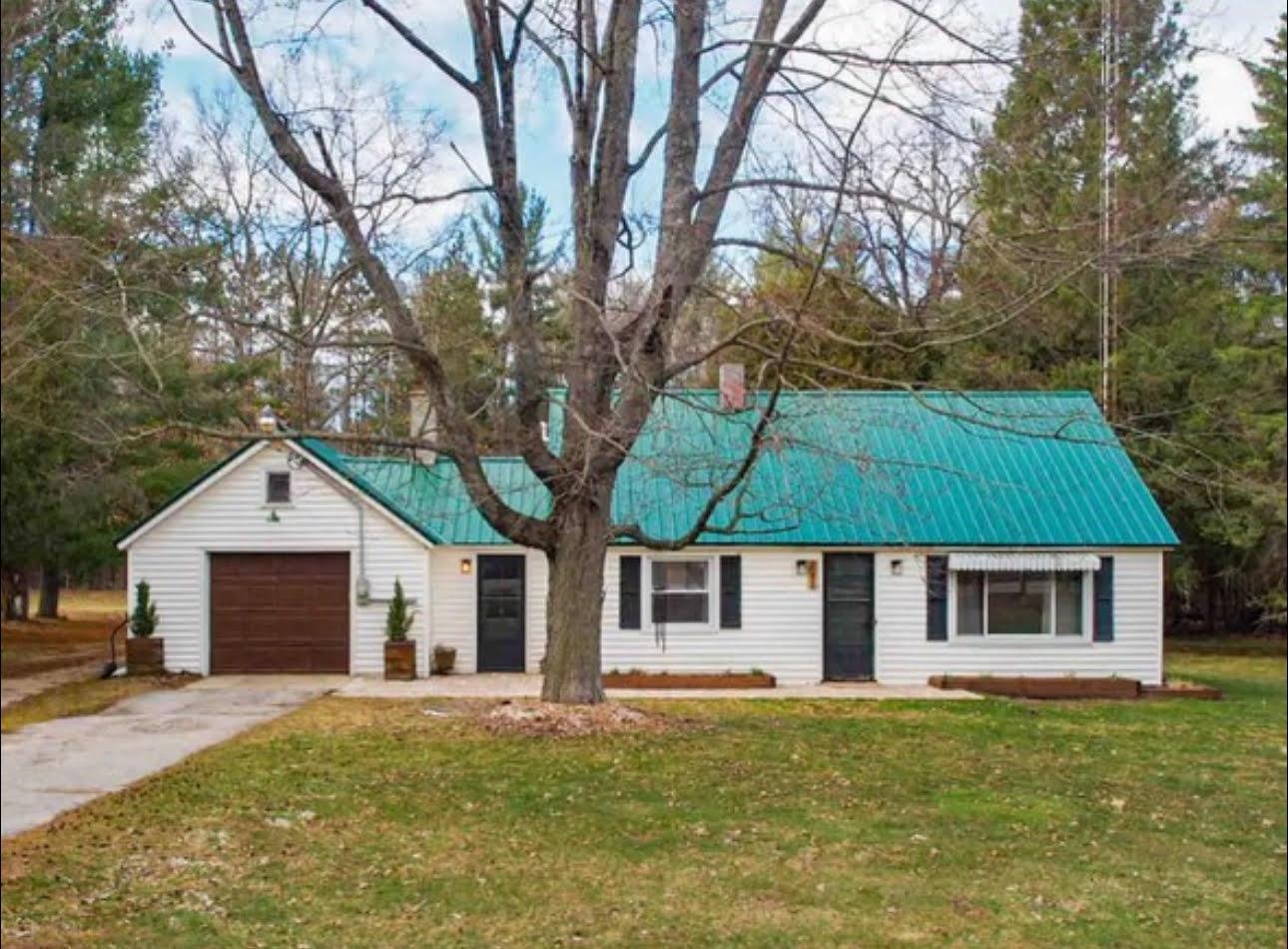 5096 West 16 Road Mesick, MI 49668 - Photo 1 of 9