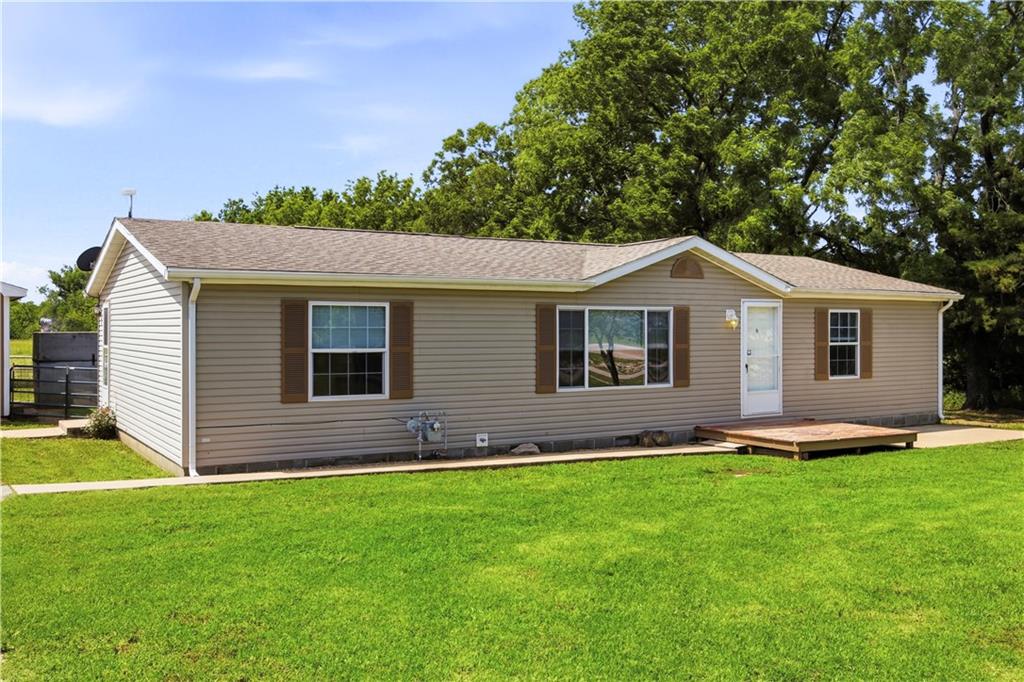 7677 1000 Road Fredonia, KS 66736 - Photo 2 of 32
