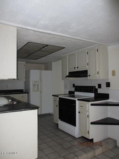 2267 Fatzler Road Melbourne, FL 32935 - Photo 5 of 18 IMG_0017