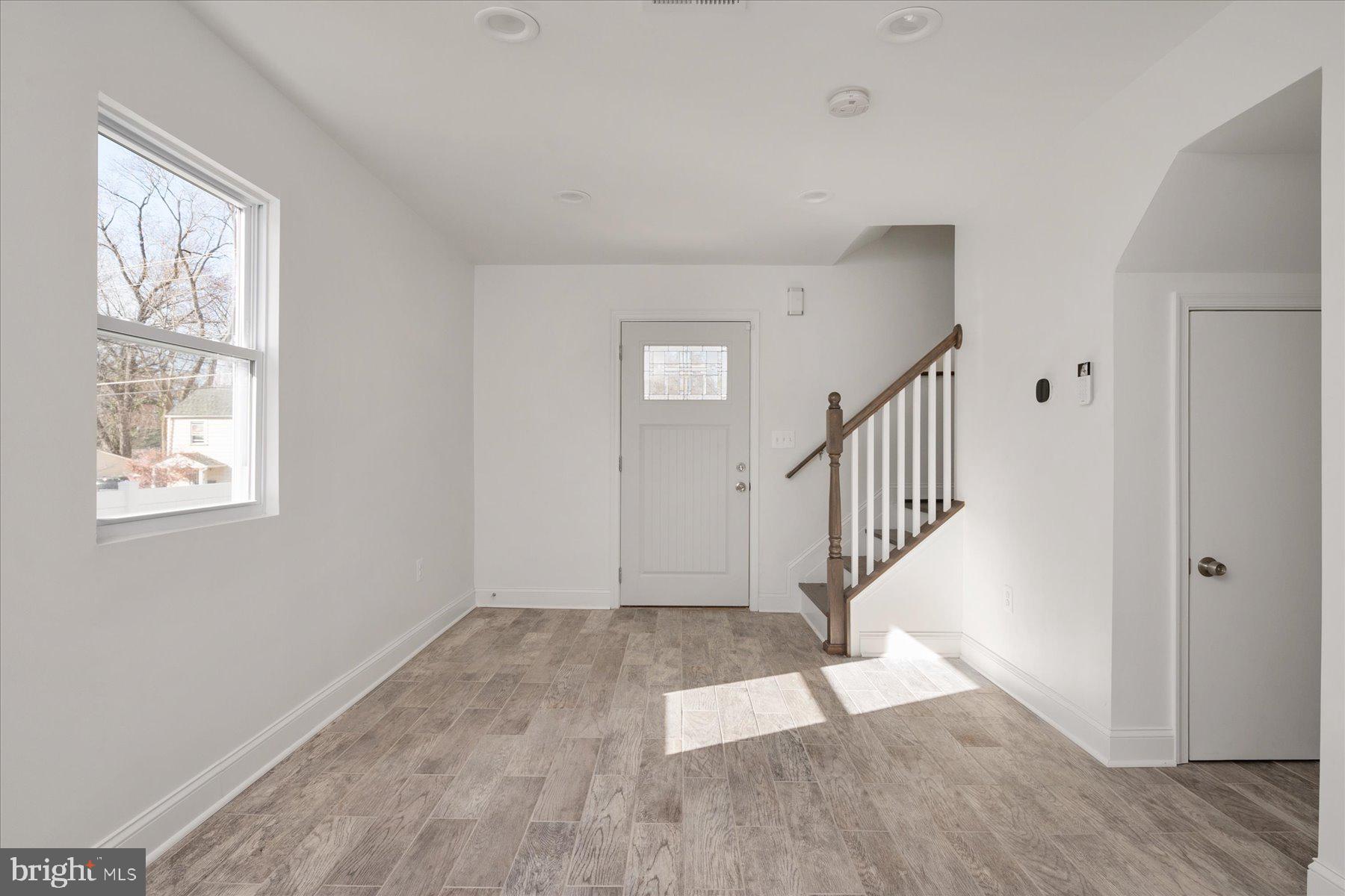7209 Greeley Road Hyattsville, MD 20785 - Photo 5 of 20 Living Area