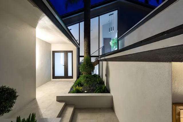 $1,600,000 | 2668 Northwest 41st Street, Boca Raton, FL 33434