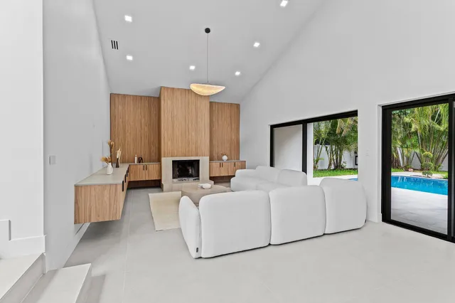 $1,600,000 | 2668 Northwest 41st Street, Boca Raton, FL 33434