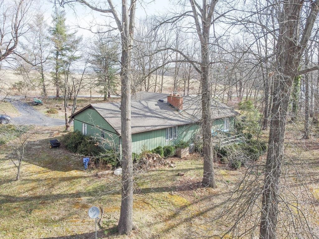 a view of a yard in front of house
