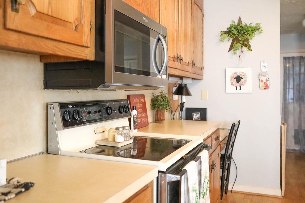 1401 Ladd Road Waynesboro, VA 22980 - Photo 18 of 53 a kitchen with a table and chairs