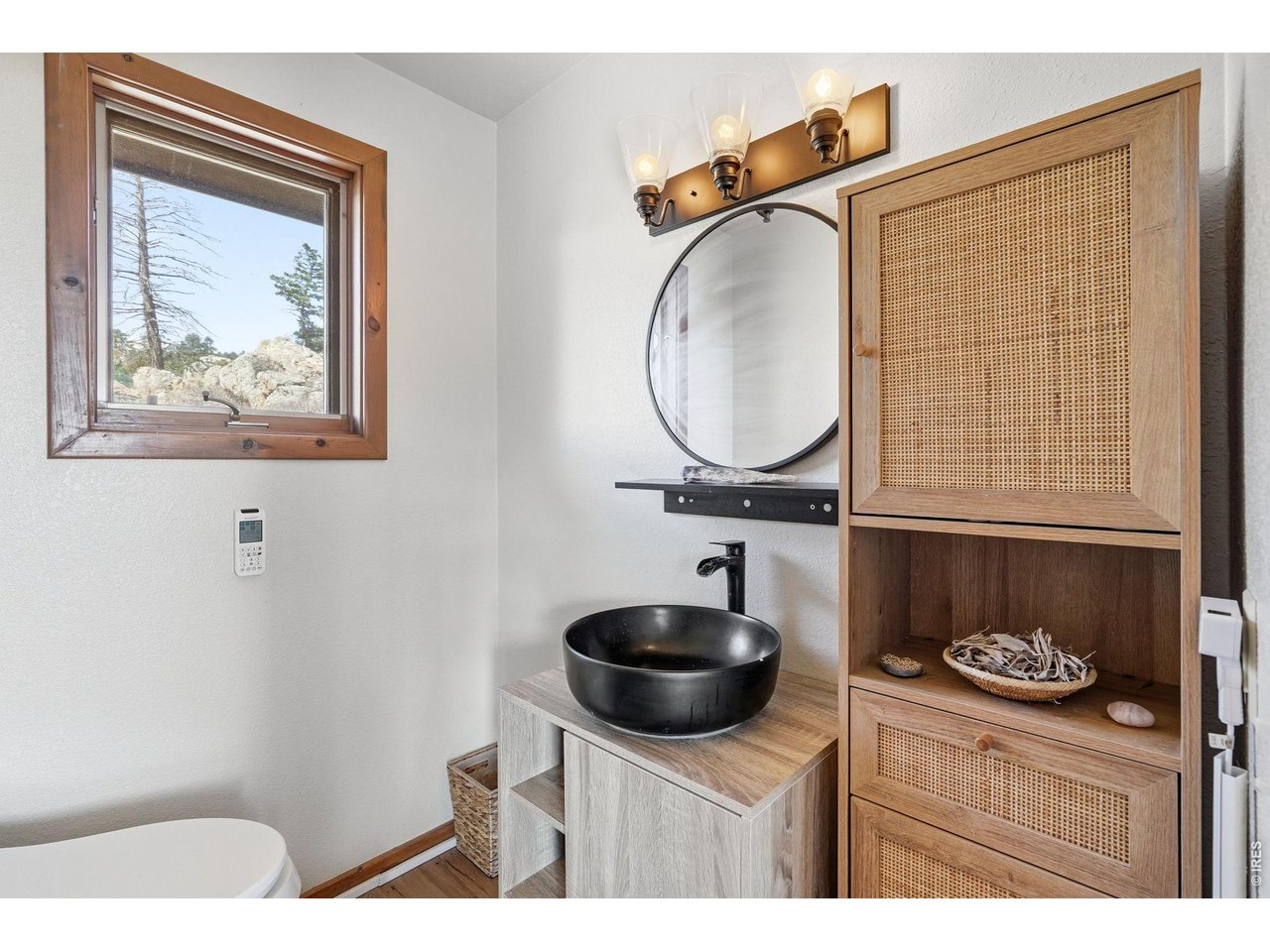 393 Dixon Road Boulder, CO 80302 - Photo 17 of 50 Updated Primary Bedroom 1/2 Bath