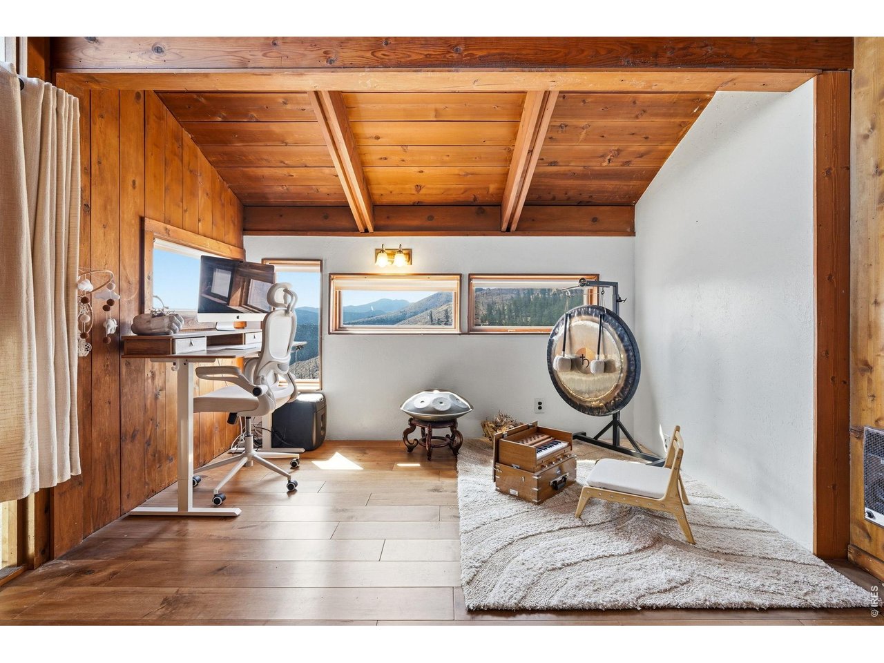 393 Dixon Road Boulder, CO 80302 - Photo 21 of 50 Upper level loft space