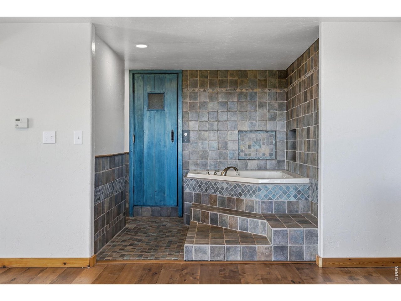 393 Dixon Road Boulder, CO 80302 - Photo 31 of 50 Soaking tub & Sauna off Bedroom #4 - lower level