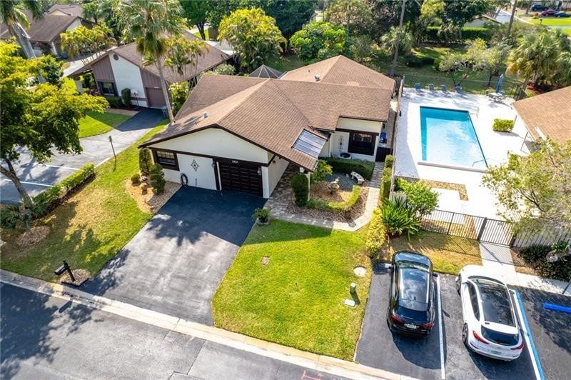 8930 Old Pine Road Boca Raton, FL 33433 - Photo 2 of 27 Photo 2