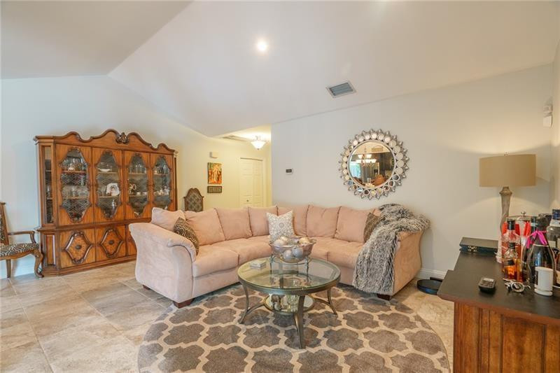 8930 Old Pine Road Boca Raton, FL 33433 - Photo 7 of 27 Photo 7