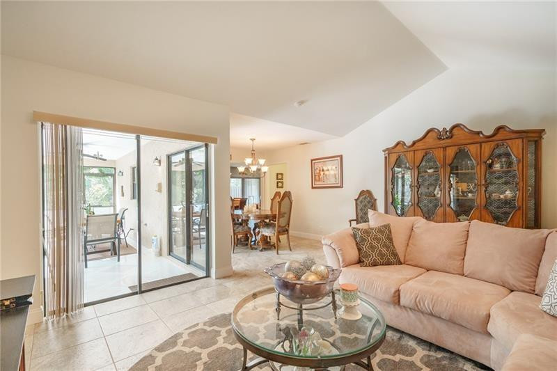 8930 Old Pine Road Boca Raton, FL 33433 - Photo 8 of 27 Photo 8