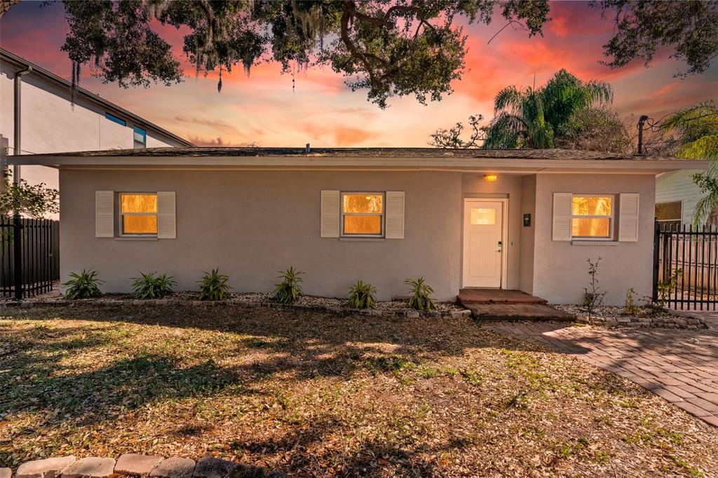 7425 Seagull Way Tampa, FL 33635 - Photo 1 of 34