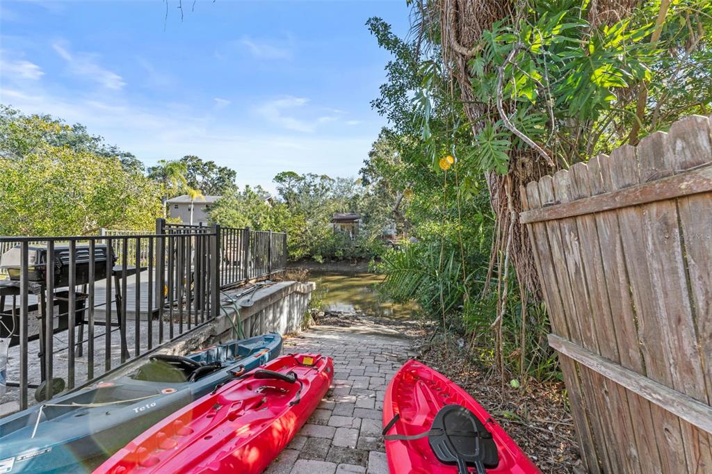 7425 Seagull Way Tampa, FL 33635 - Photo 3 of 34