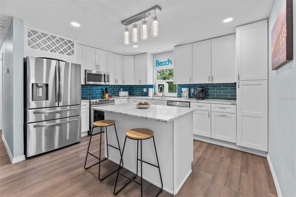 7425 Seagull Way Tampa, FL 33635 - Photo 5 of 34