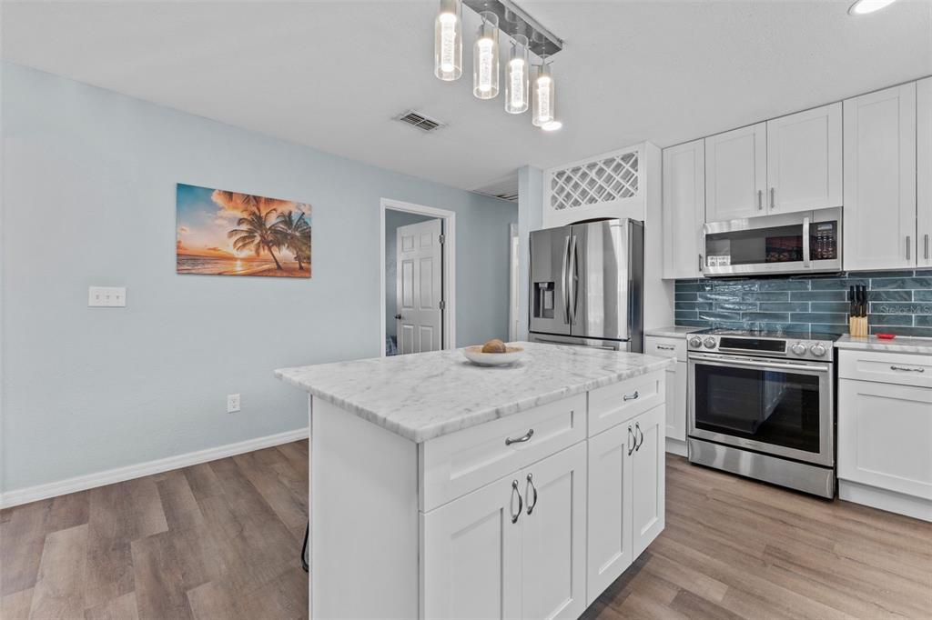 7425 Seagull Way Tampa, FL 33635 - Photo 7 of 34